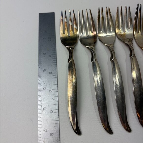 FLAIR 1847 Rogers Bros IS Silverplate Flatware Silverware 7 Forks - 2 sizes - Picture 5 of 6